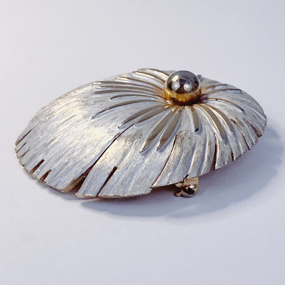 Vintage Mid Century Atomic Sunburst Brooch 50s 60s Silver Gold Two Tone Dome Pin - Picture 6 of 12